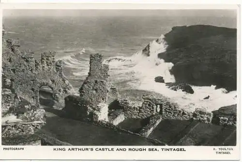 PC16312 King Arthurs Castle und raues Meer. Tintagel. Youlton. RP