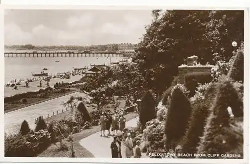 PC16307 Felixstowe Beach von Cliff Gardens. RP. 1933