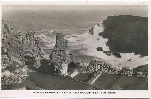 PC16308 King Arthurs Castle und raues Meer. Tintagel. Youlton. RP