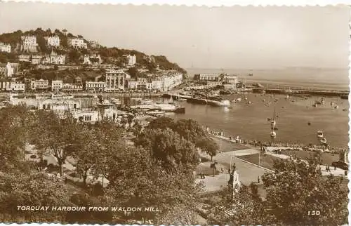 PC15865 Torquay Harbour von Waldon Hill. RP. 1958