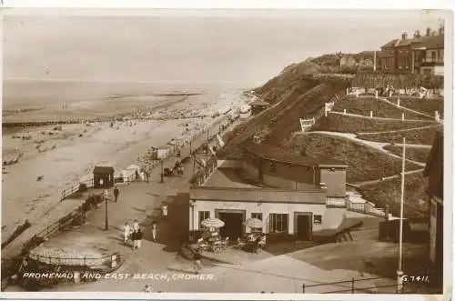 PC16374 Promenade und East Beach. Cromer. Valentinstag. Nr. G. 7411. RP