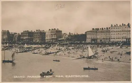 PC16711 Große Parade vom Pier. Eastbourne. Morgans Ecke