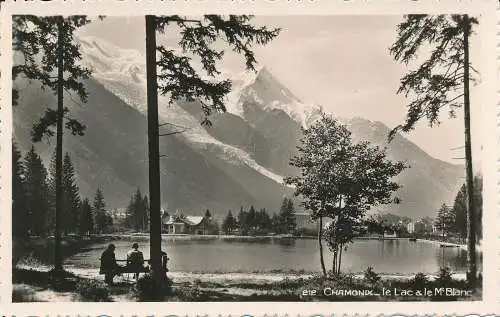 PC19011 Chamonix. Le Lac and le Mt Blanc