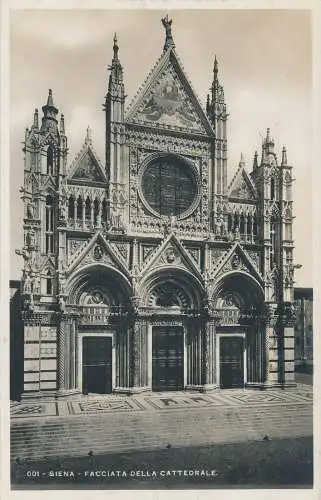 PC18957 Siena. Fassade der Kathedrale. Stefano Venturini