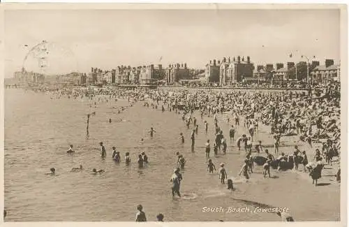 PC16857 South Beach. Lowestoft. Nationale Serie. 1950