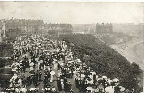 PC17647 Scarborough. Kirchenparade. Queen-Serie. 1905