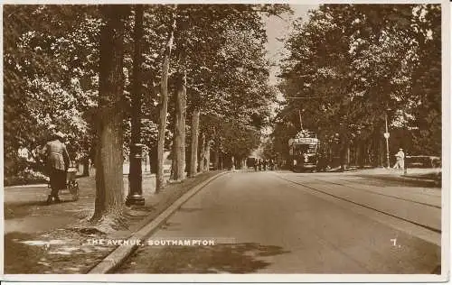 PC23222 The Avenue. Southampton. 1933