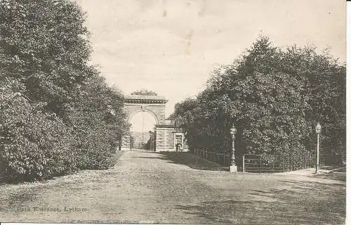 PC23487 Parkeingang. Lytham. 1904