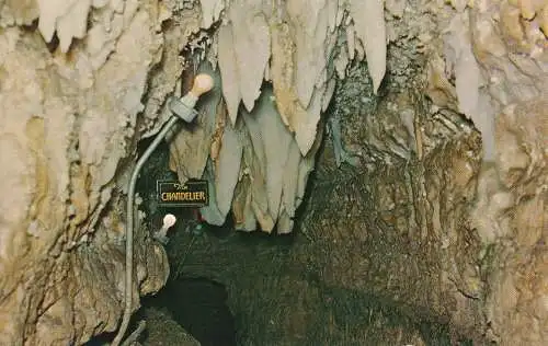 PC19075 Der Kronleuchter. Crystal Lake Cave