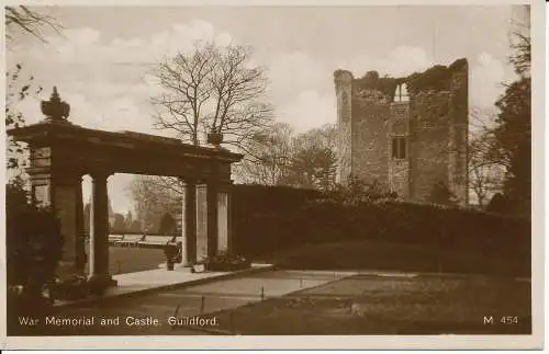 PC20555 Kriegsdenkmal und Schloss. Guildford. RP. 1930