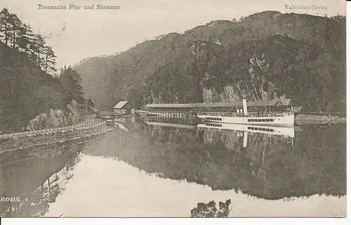 PC21374 Trossachs Pier und Dampfer. Nr. 2082. 1906