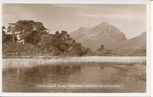 PC22416 Loch Clair. Glen Torridon sucht nach Liathach. RP