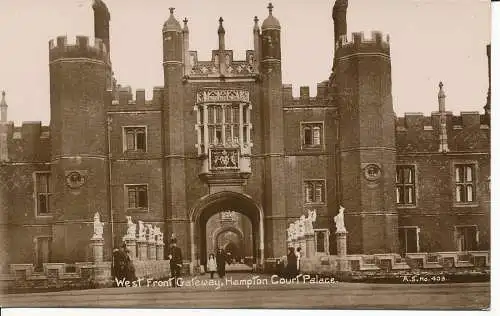 PC22225 West Front Gateway Hampton Court Palace. A.S.Nr. 403. RP