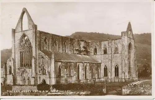 PC22296 Tintern Abbey aus S.W. Wye Valley. Excel. RP. 1938