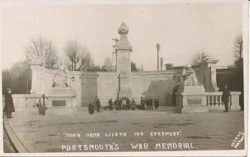 PC19422 Portsmouths War Memorial