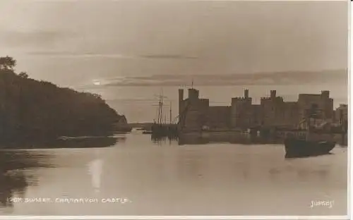 PC22179 Sonnenuntergang. Schloss Carnarvon. Judges Ltd. Nr. 1967. RP