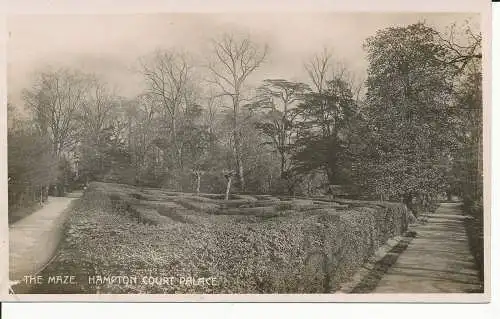 PC19464 Das Labyrinth. Hampton Court Palace. G. und P