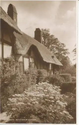 PC22714 Anne Hathaways Cottage. Walter Scott. RP