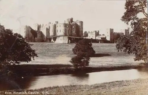 PC48092 Alnwick Castle. C.N. Photochrom. 1905