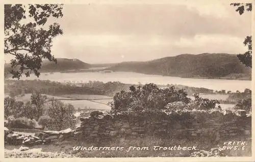 PC47692 Windermere von Troutbeck. Frith