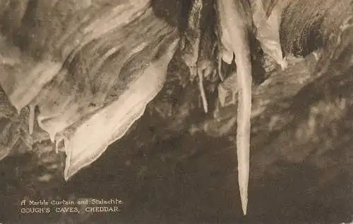 PC64501 Ein Marmorvorhang und Stalaktit. Goughs Caves. Cheddar. William Gough