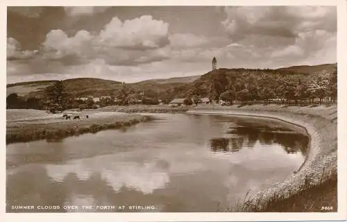 PC64612 Sommerwolken über dem Forth bei Stirling. Weiß. Das Beste von allem. Nr. 9464. R