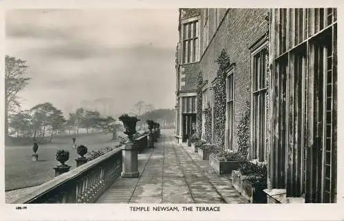 PC64203 Temple Newsam. Die Terrasse. Chadwick. RP