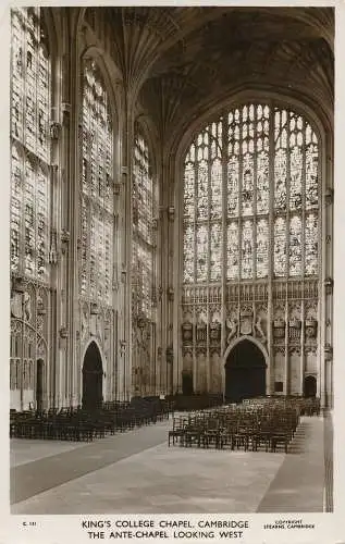 PC65378 Kings College Chapel. Cambridge. Die Ante-Kapelle mit Blick nach Westen. Stearns.