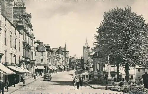 PC65817 James Square. Crieff. Valentinstag. RP