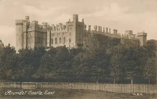 PC64285 Schloss Arundel. Osten. W.B. A