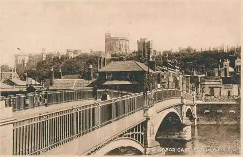 PC64346 Windsor Castle von Brücke