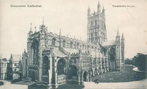 PC64745 Gloucester Cathedral. Valentinstag