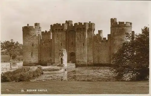 PC67367 Bodiam Castle. Romney. RP. 1937