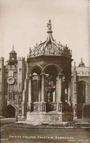 PC67404 Trinity College-Brunnen. Cambridge. Drehbar