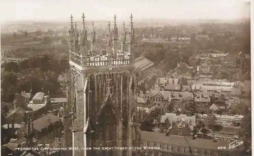 PC67642 York. Die Stadt blickt vom Großen Turm des Münsters nach Westen. Walter