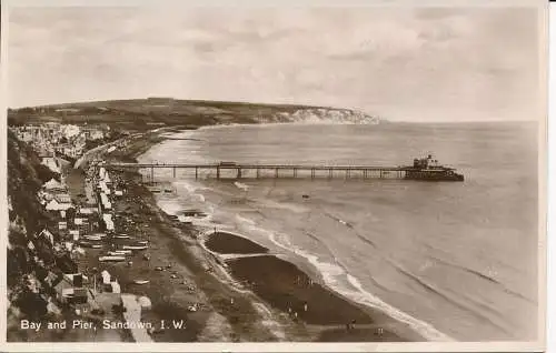 PC71171 Bay and Pier. Sandown. I.W. RP