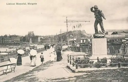 PC67795 Rettungsboot Memorial. Margate