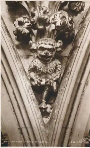 PC67440 Der Lincoln Imp. Lincoln Cathedral. Walter Scott. RP