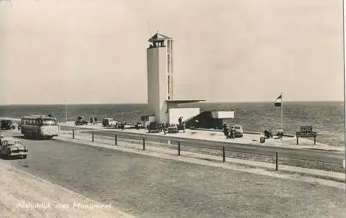 PC70341 Atsluitdijk met Monument. E. Conijn. RP