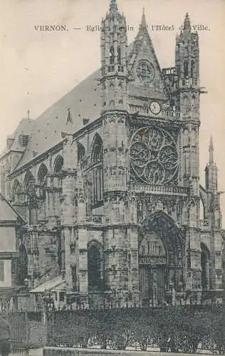 PC71219 Vernon. Kirche. Garten des Rathauses. Alary Ruelle