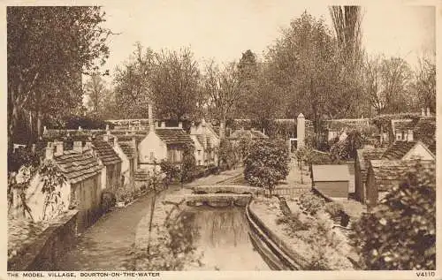 PC70085 Das Modelldorf. Bourton auf dem Wasser. Photochrom. Nr. V4110