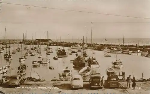 PC70944 Der Hafen. Bridlington. RP. 1958