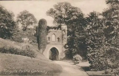 PC70285 Reigate Castle Gateway. Frith. Nr. 18964. 1917