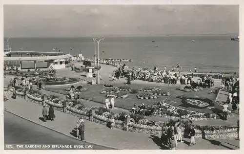 PC70411 Die Gärten und die Esplanade. Ryde. I.W. Nigh. RP. 1954