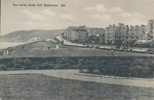 PC72164 Die Rasenflächen. South Cliff. Eastbourne