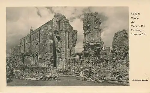 PC73199 Binham Priory. Piers der Kreuzung aus dem S.E. Bauministerium. C