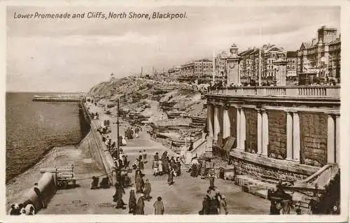 PC72265 untere Promenade und Klippen. North Shore. Blackpool. RP