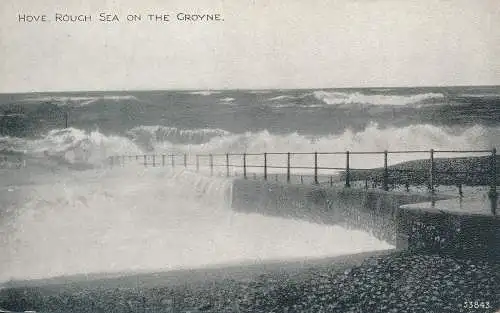 PC74085 Hove. Raues Meer auf dem Groyne. H.A. Carter