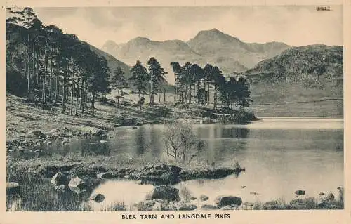 PC74542 Blea Tarn und Langdale Pikes. Abraham