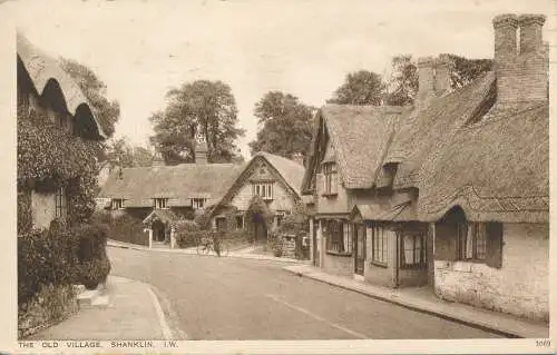 PC74998 Das alte Dorf. Shanklin. I.W. Nigh. 1933